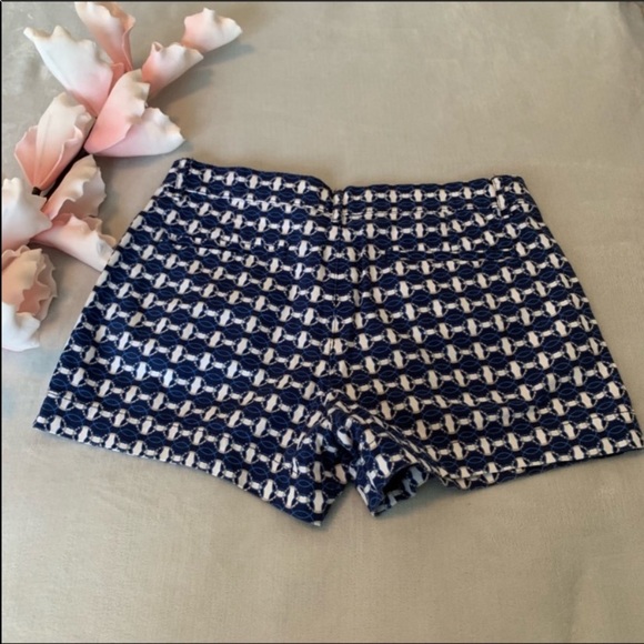 🌺Blue & White shorts from Joe Fresh - Picture 3 of 5